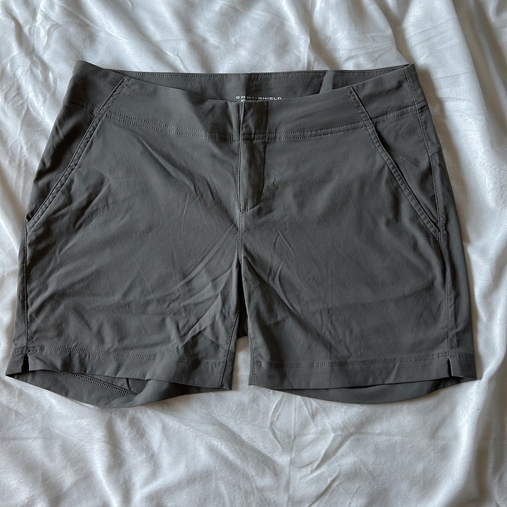 Columbia active shorts. Great condition!
